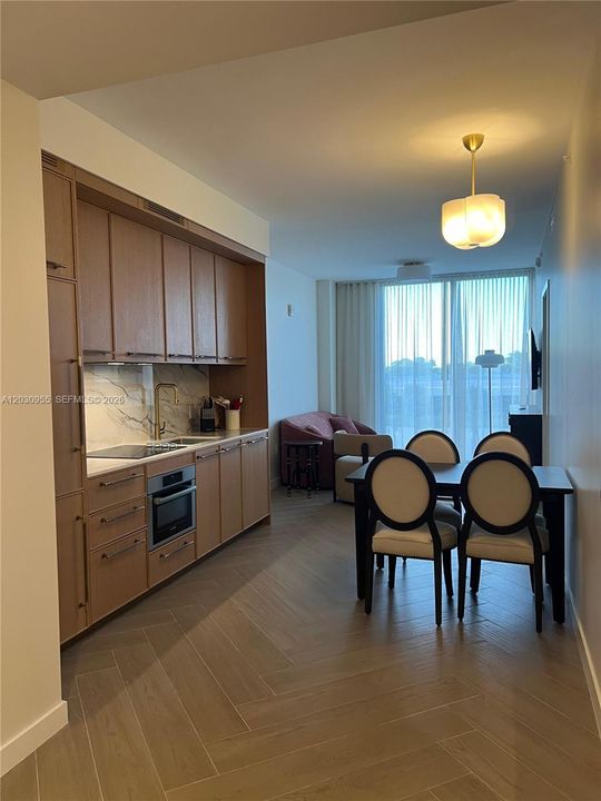 For Rent: $5,500 (2 beds, 2 baths, 840 Square Feet)
