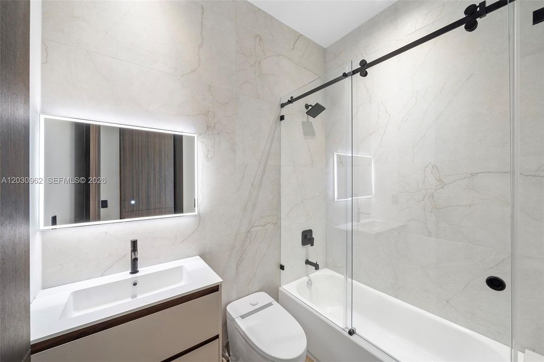 For Sale: $5,749,900 (6 beds, 6 baths, 5187 Square Feet)