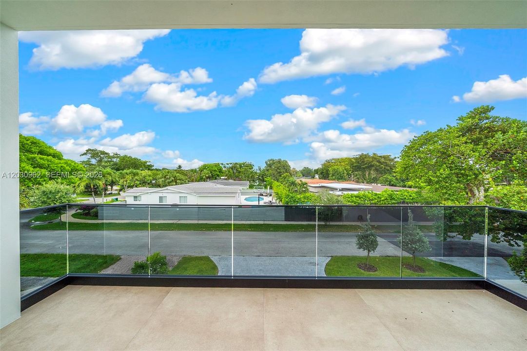 For Sale: $5,749,900 (6 beds, 6 baths, 5187 Square Feet)
