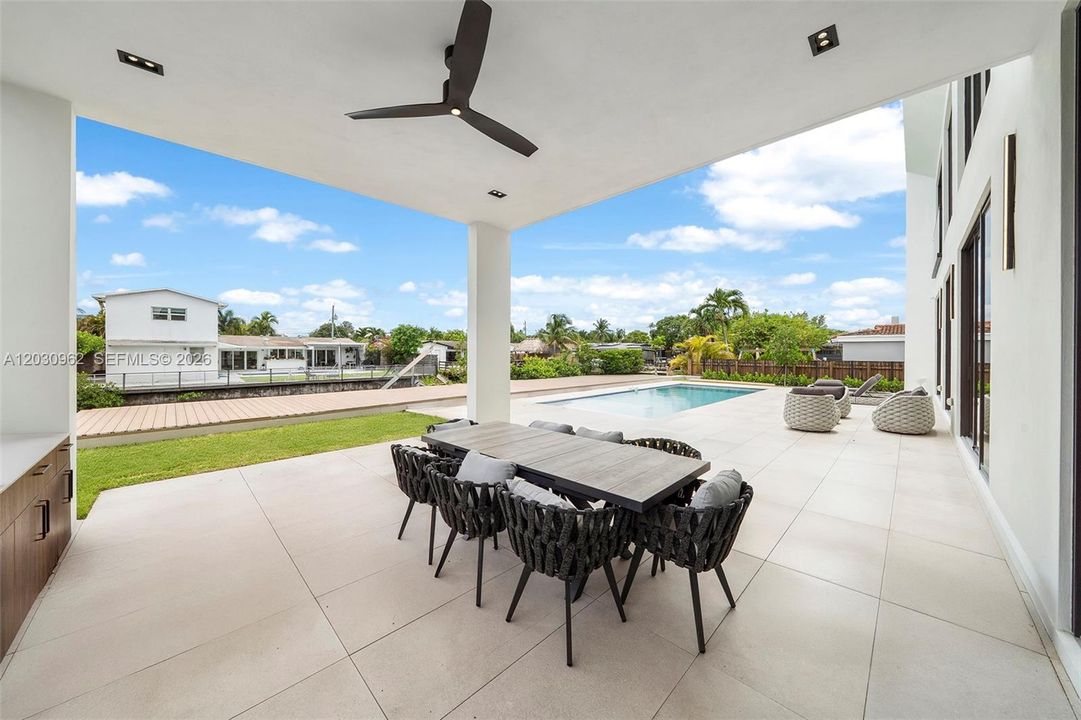 For Sale: $5,749,900 (6 beds, 6 baths, 5187 Square Feet)