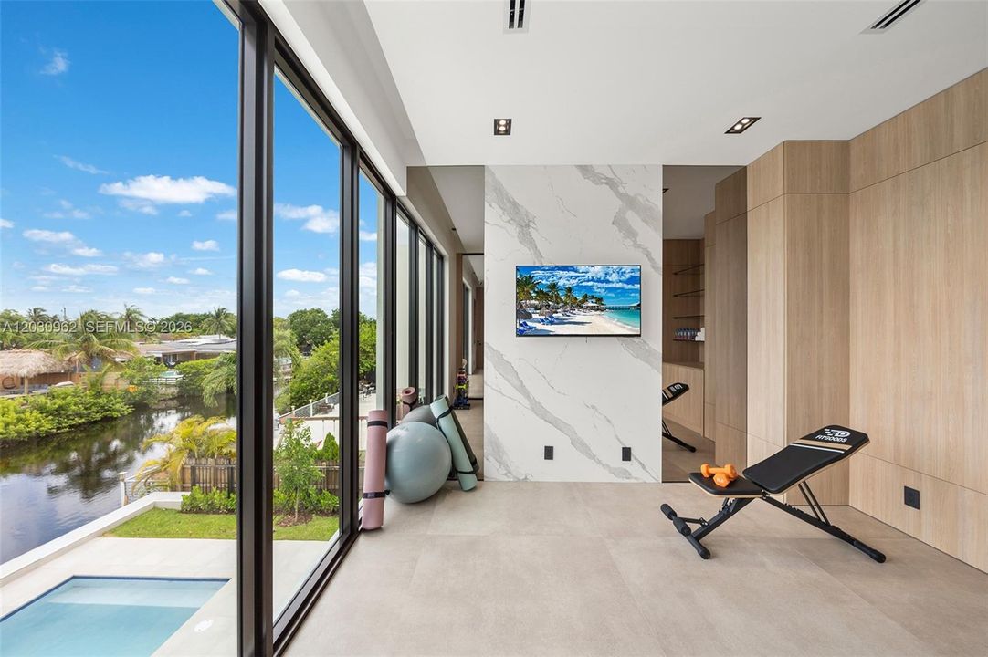For Sale: $5,749,900 (6 beds, 6 baths, 5187 Square Feet)