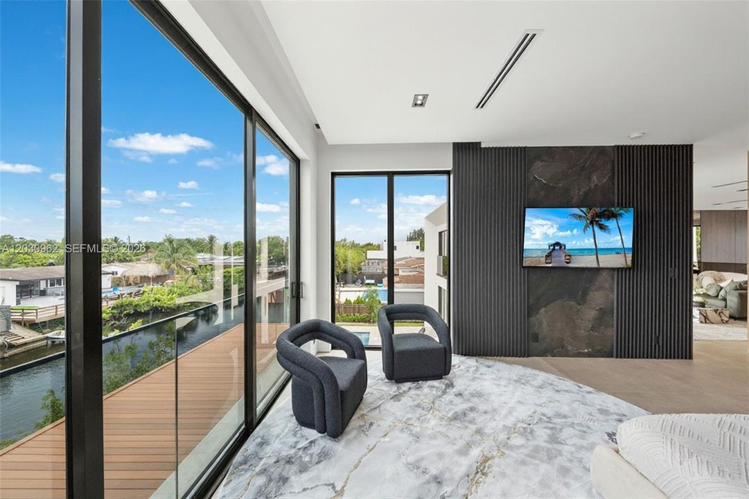 For Sale: $5,749,900 (6 beds, 6 baths, 5187 Square Feet)