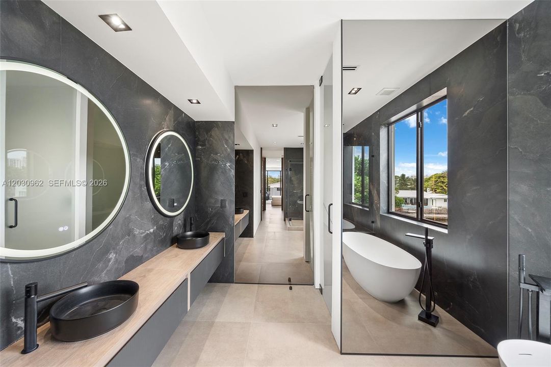 For Sale: $5,749,900 (6 beds, 6 baths, 5187 Square Feet)