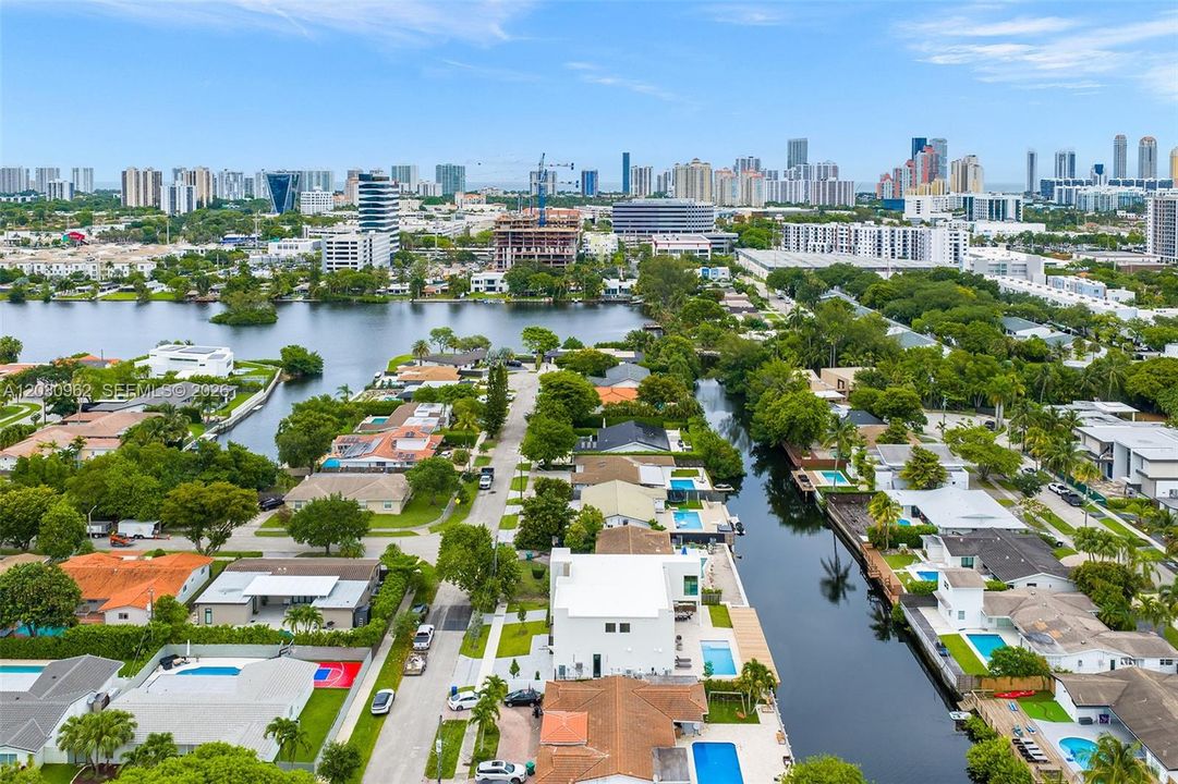 For Sale: $5,749,900 (6 beds, 6 baths, 5187 Square Feet)