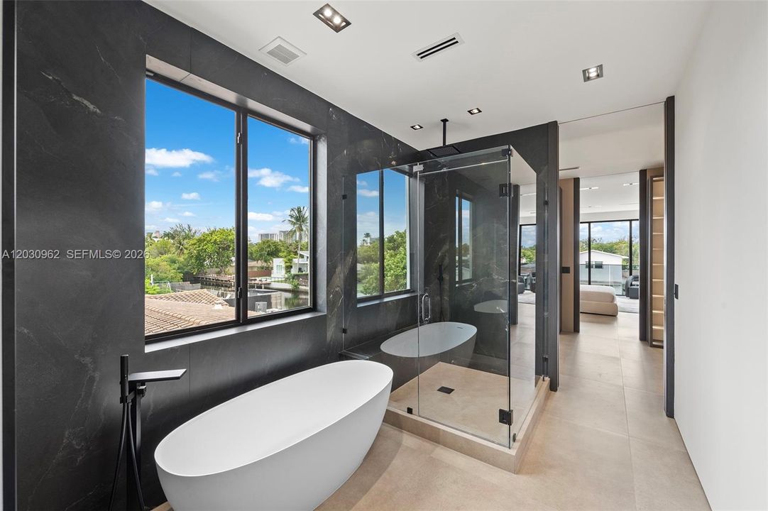 For Sale: $5,749,900 (6 beds, 6 baths, 5187 Square Feet)