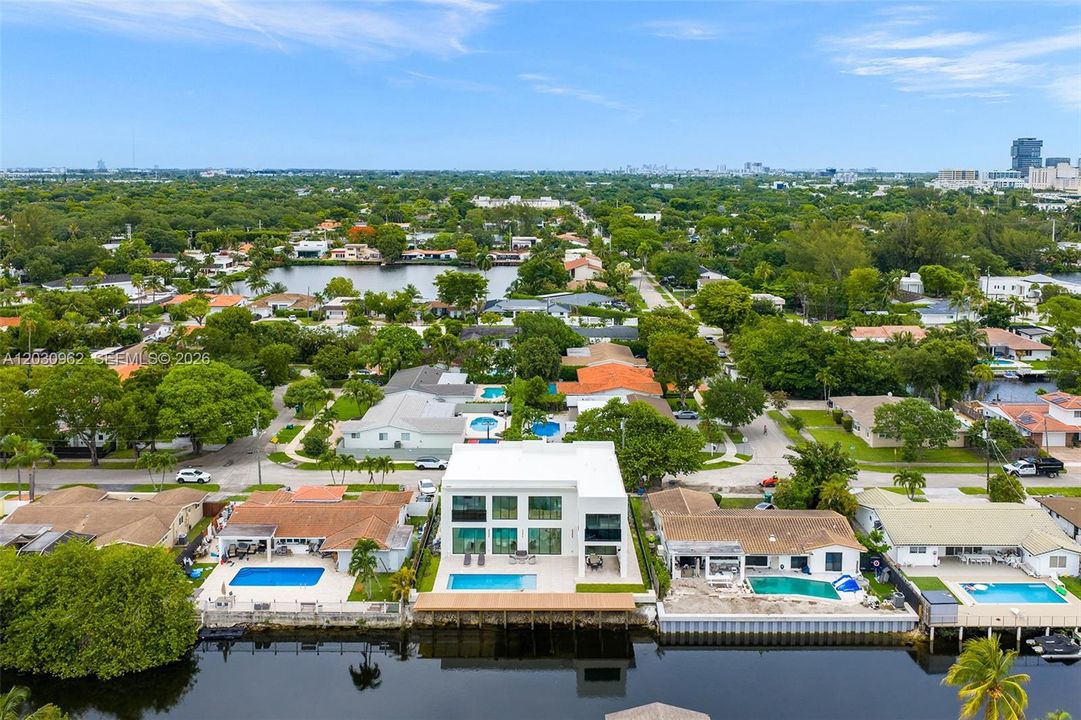 For Sale: $5,749,900 (6 beds, 6 baths, 5187 Square Feet)