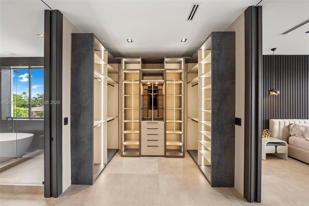 For Sale: $5,749,900 (6 beds, 6 baths, 5187 Square Feet)