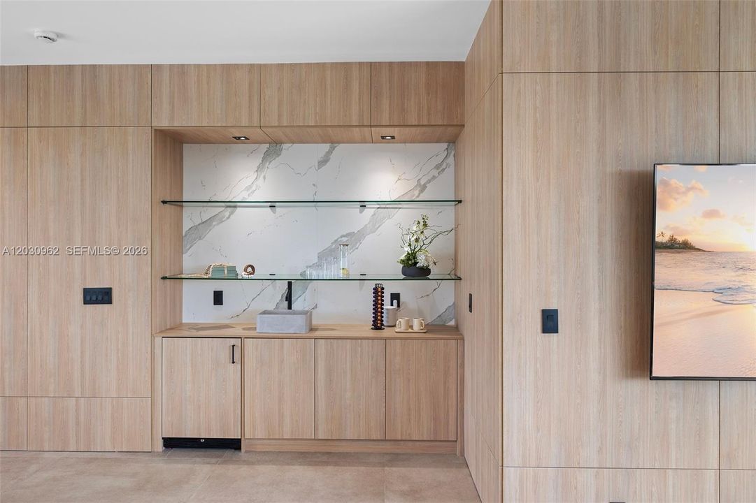 For Sale: $5,749,900 (6 beds, 6 baths, 5187 Square Feet)