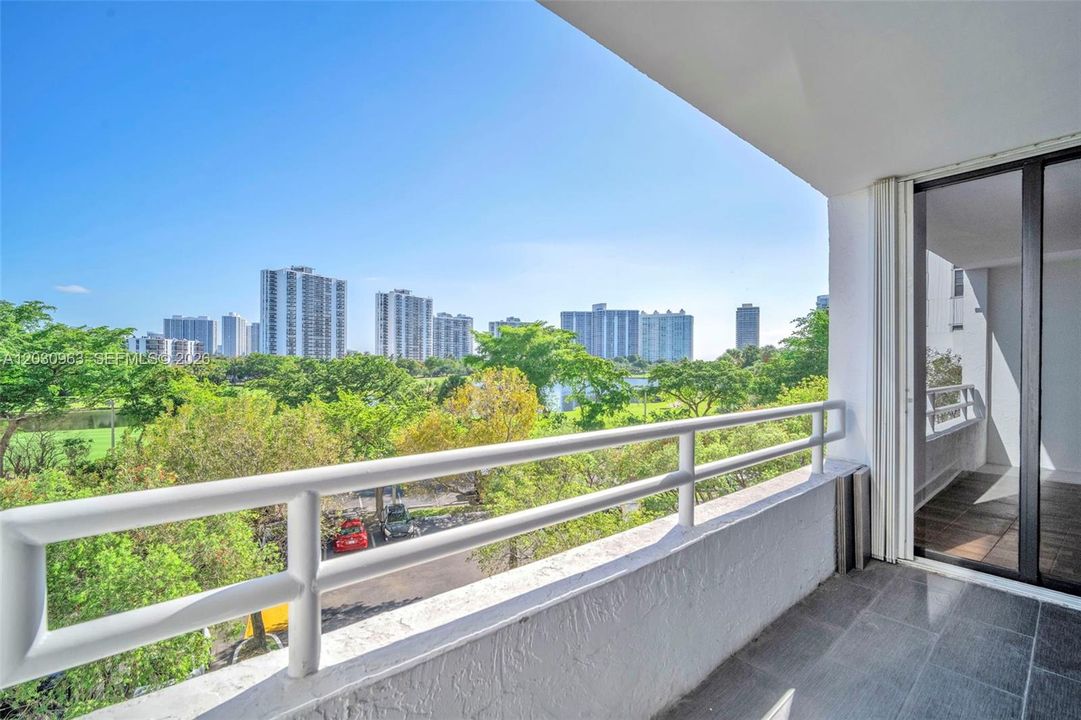 En Venta: $339,000 (2 camas, 2 baños, 1183 Pies cuadrados)