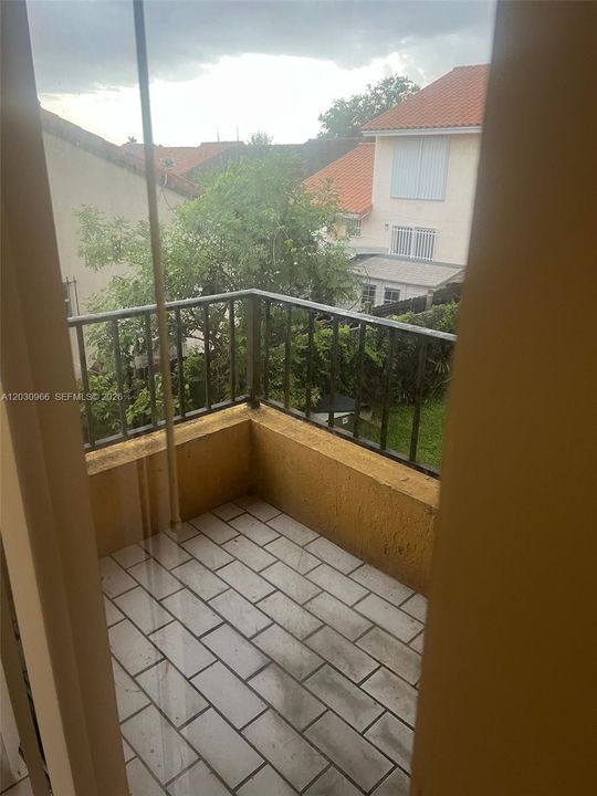 В аренду: $2,100 (2 спален, 1 ванн, 758 Квадратных фут)