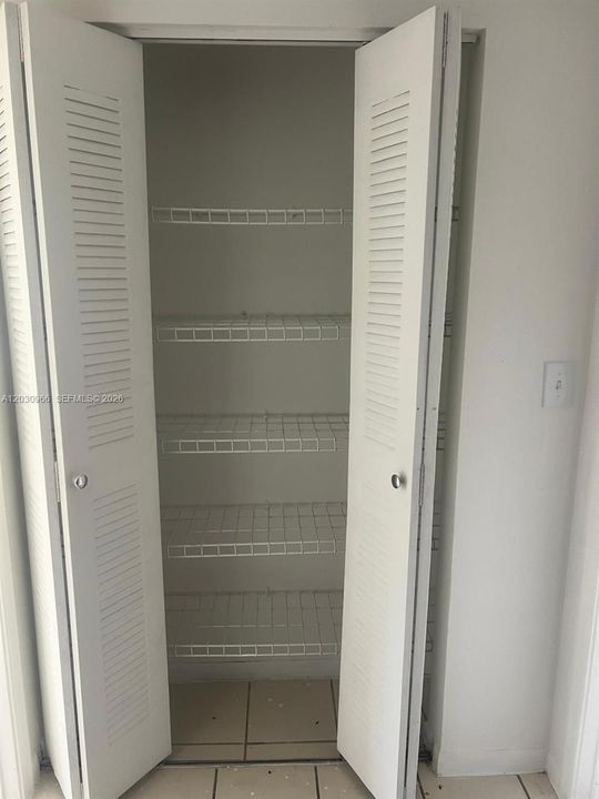 В аренду: $2,100 (2 спален, 1 ванн, 758 Квадратных фут)
