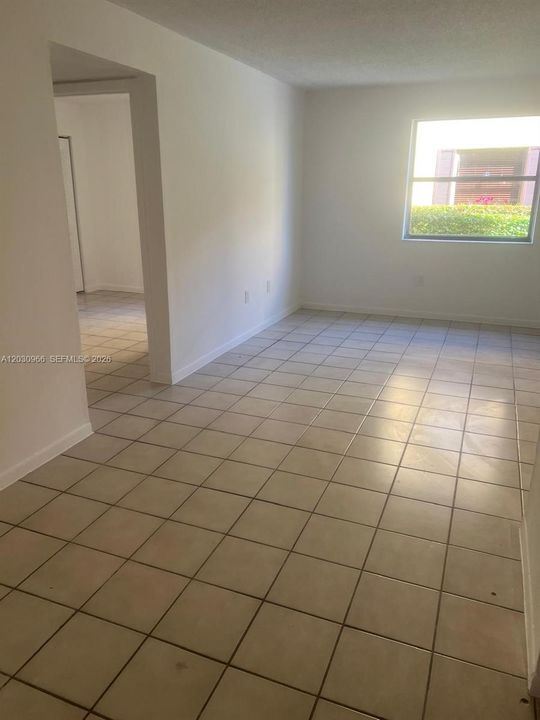 В аренду: $2,100 (2 спален, 1 ванн, 758 Квадратных фут)