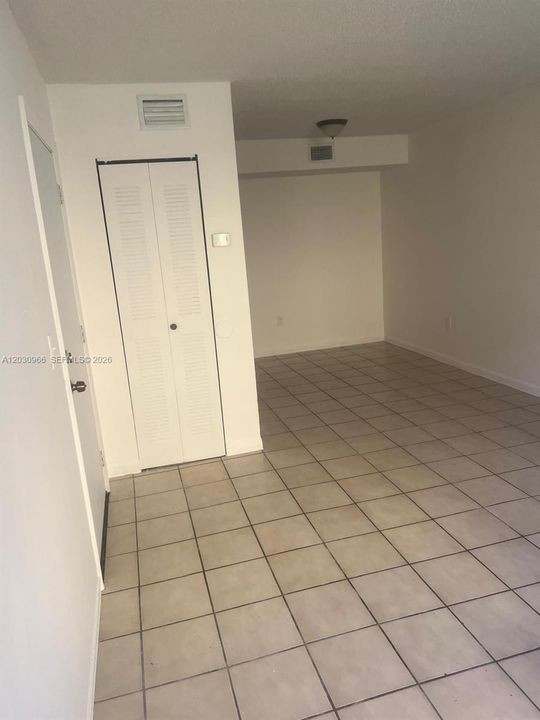 В аренду: $2,100 (2 спален, 1 ванн, 758 Квадратных фут)