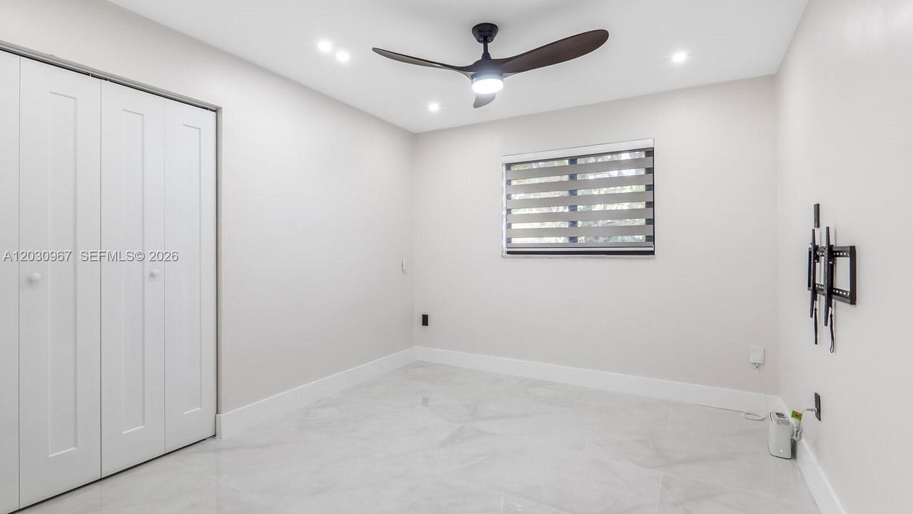 En Renta: $5,500 (4 camas, 2 baños, 2085 Pies cuadrados)