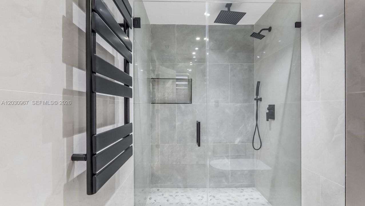 En Renta: $5,500 (4 camas, 2 baños, 2085 Pies cuadrados)