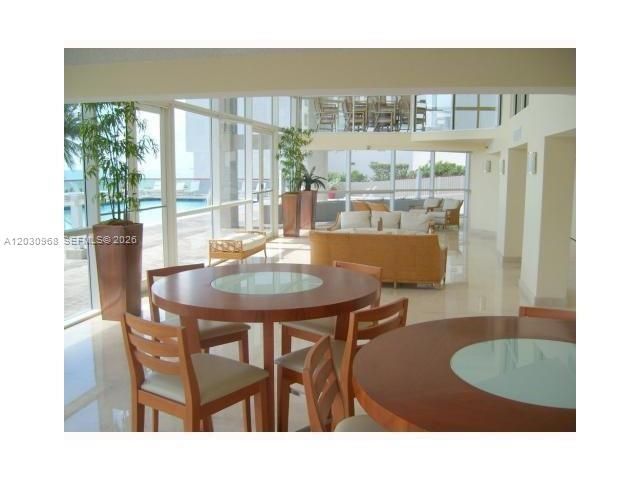 For Rent: $3,600 (2 beds, 2 baths, 1190 Square Feet)