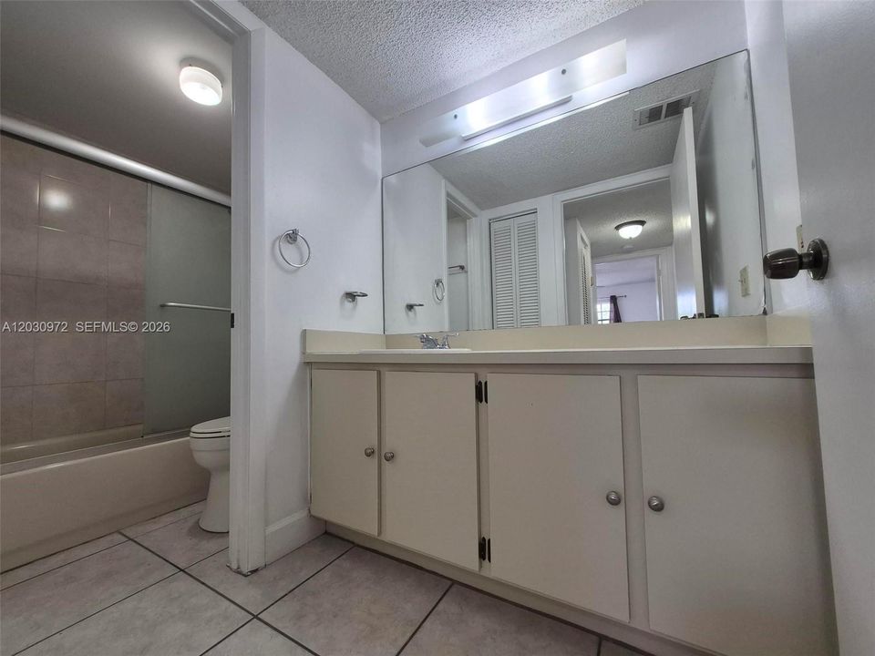 出租: $1,800 (1 贝兹, 1 浴室, 780 平方英尺)