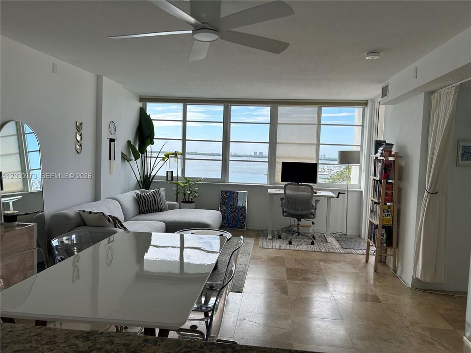 For Rent: $3,400 (1 beds, 1 baths, 723 Square Feet)