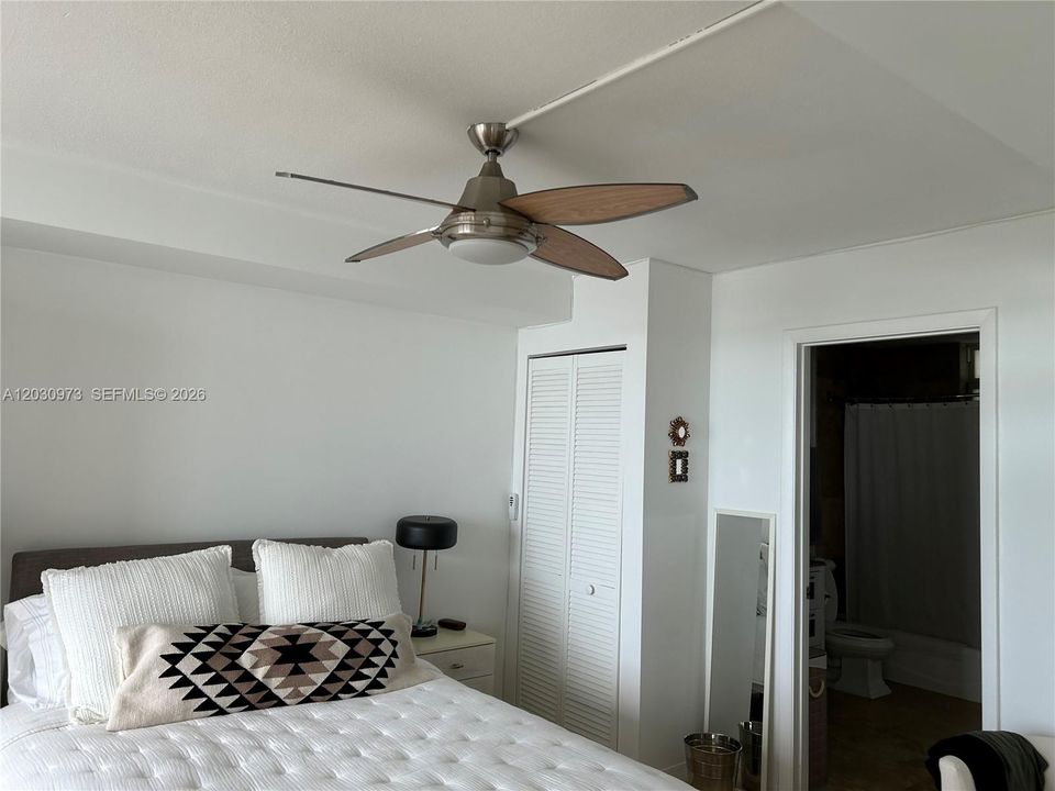 For Rent: $3,400 (1 beds, 1 baths, 723 Square Feet)