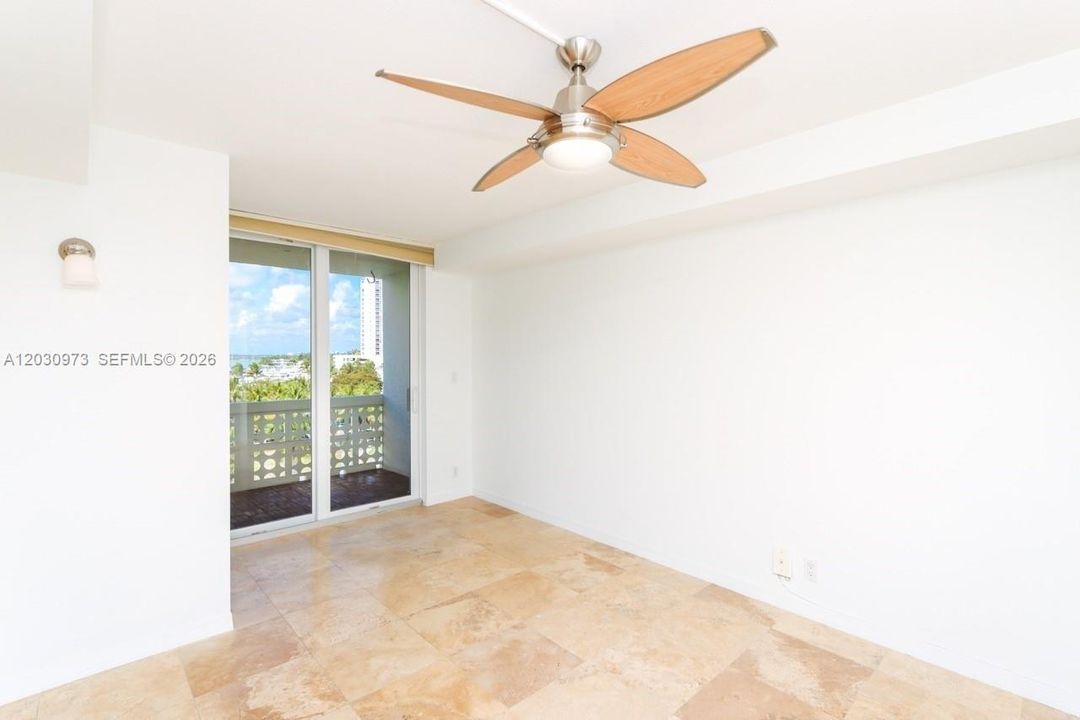 For Rent: $3,400 (1 beds, 1 baths, 723 Square Feet)