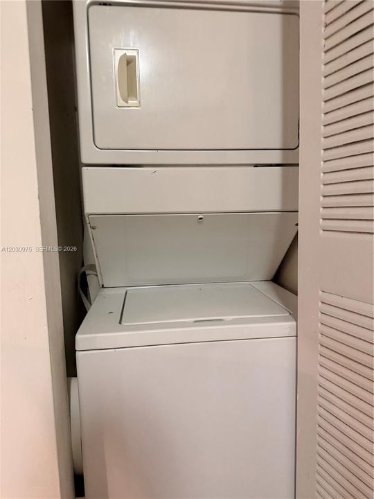 For Rent: $2,200 (3 beds, 2 baths, 1062 Square Feet)