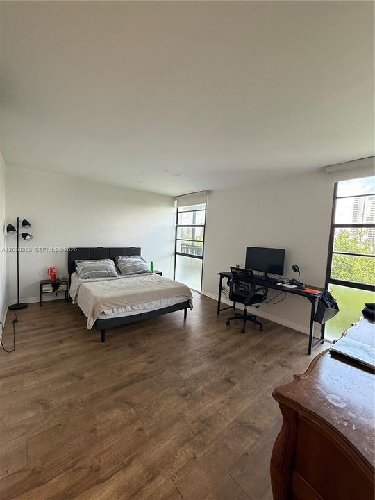 For Sale: $269,000 (2 beds, 2 baths, 1081 Square Feet)