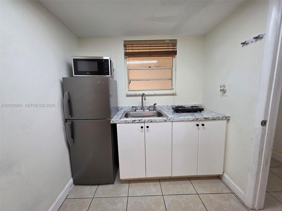 В аренду: $1,200 (0 спален, 1 ванн, 801 Квадратных фут)