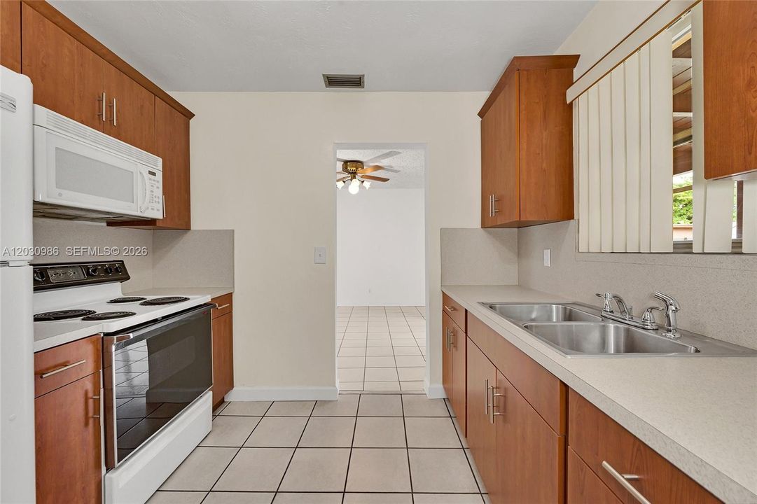 For Sale: $749,000 (3 beds, 2 baths, 1134 Square Feet)