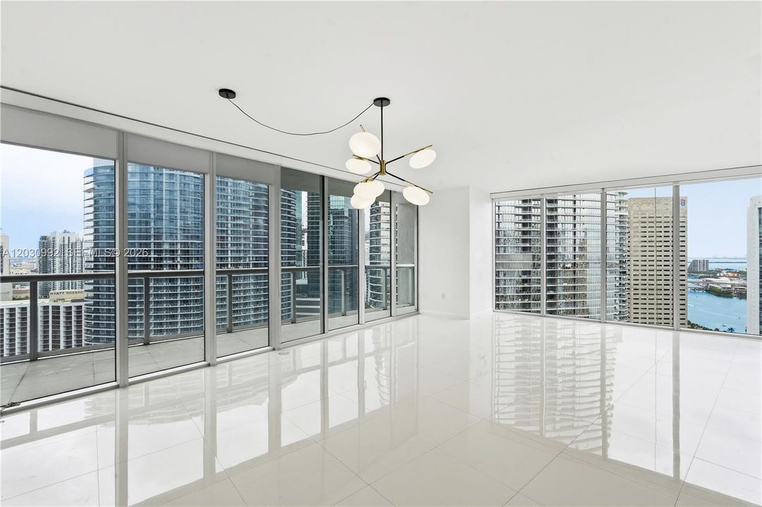 For Sale: $850,000 (2 beds, 2 baths, 1269 Square Feet)