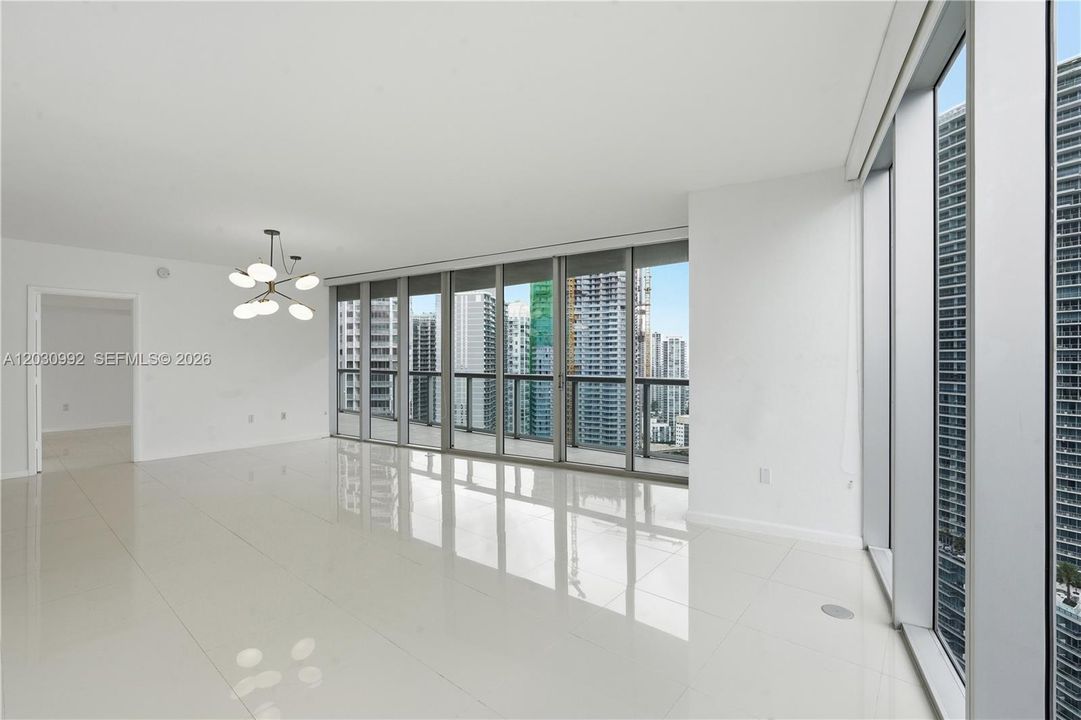 For Sale: $850,000 (2 beds, 2 baths, 1269 Square Feet)