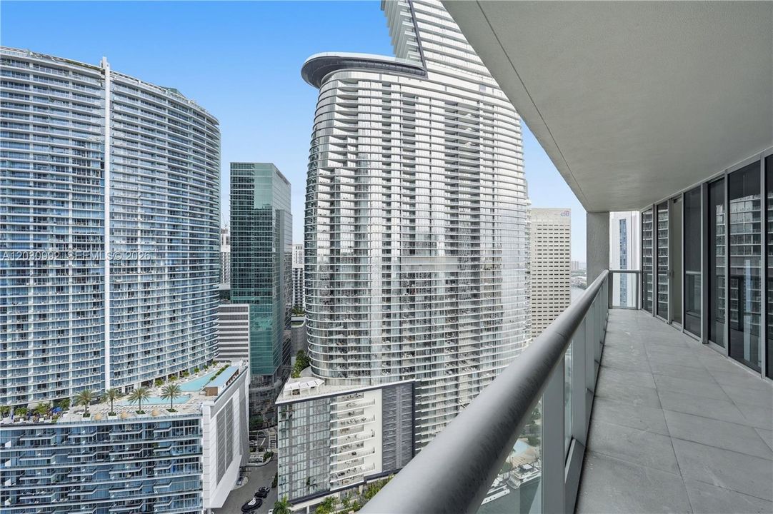 For Sale: $850,000 (2 beds, 2 baths, 1269 Square Feet)