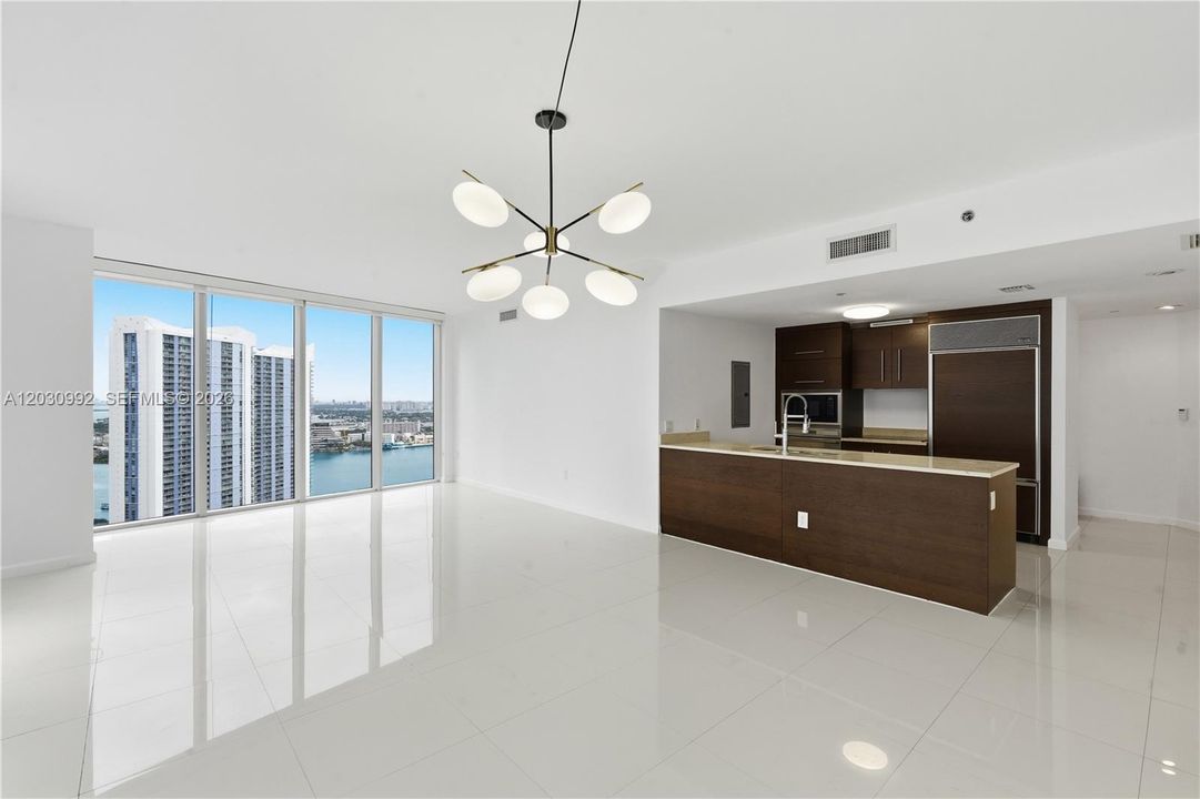 For Sale: $850,000 (2 beds, 2 baths, 1269 Square Feet)