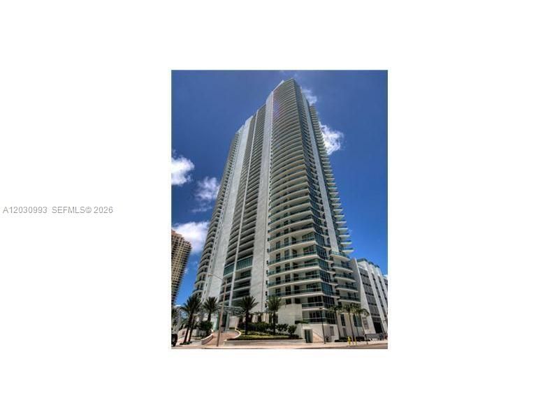 For Sale: $699,000 (1 beds, 1 baths, 895 Square Feet)