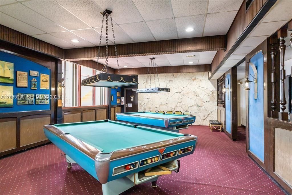 For Rent: $2,200 (1 beds, 1 baths, 768 Square Feet)