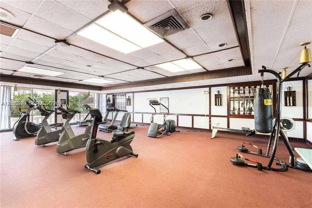 For Rent: $2,200 (1 beds, 1 baths, 768 Square Feet)
