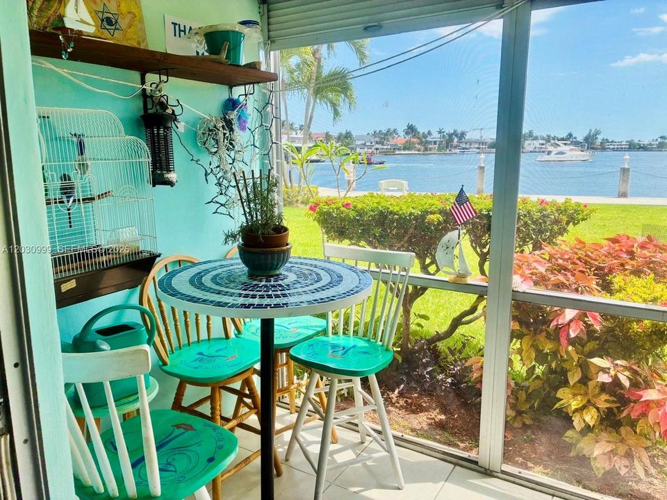 For Rent: $2,200 (1 beds, 1 baths, 768 Square Feet)