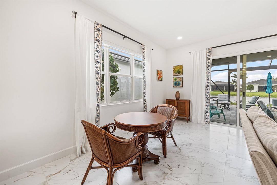Bright breakfast nook
