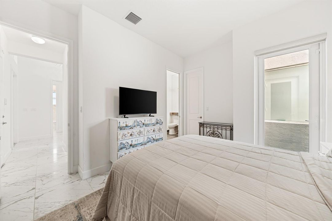 Private guest retreat