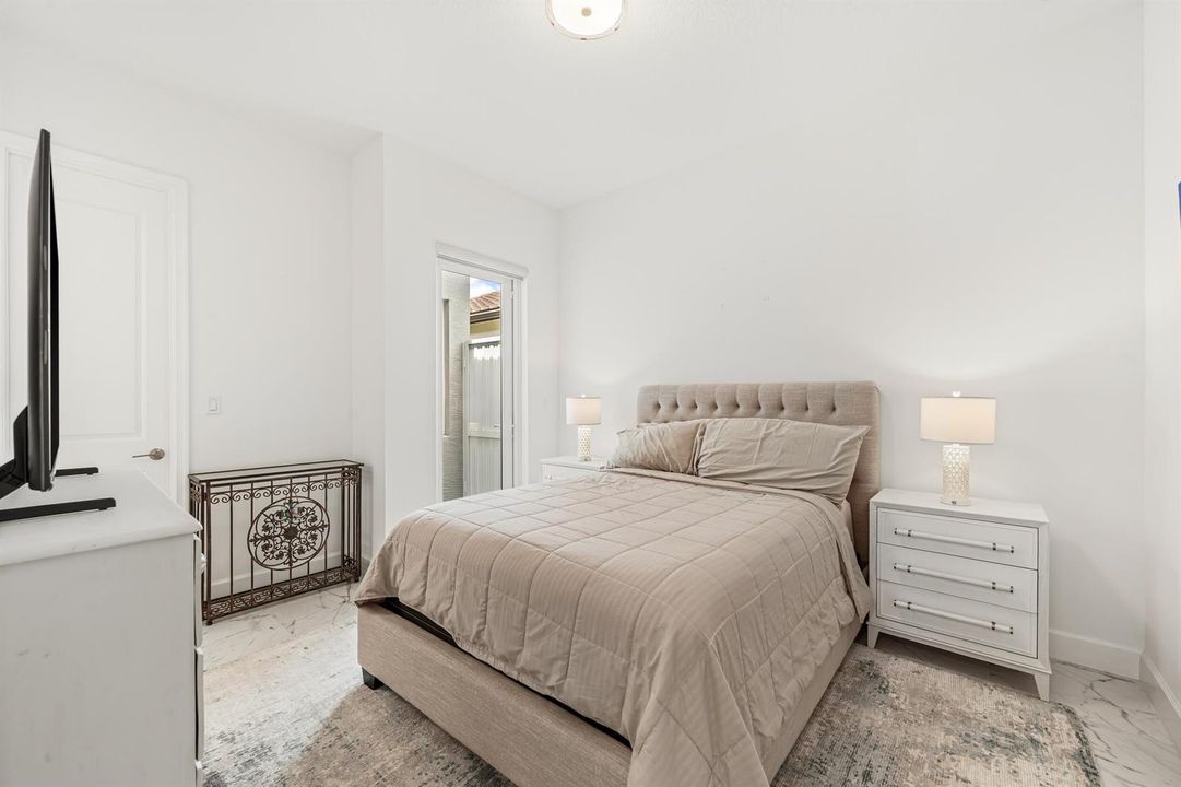 Private guest suite