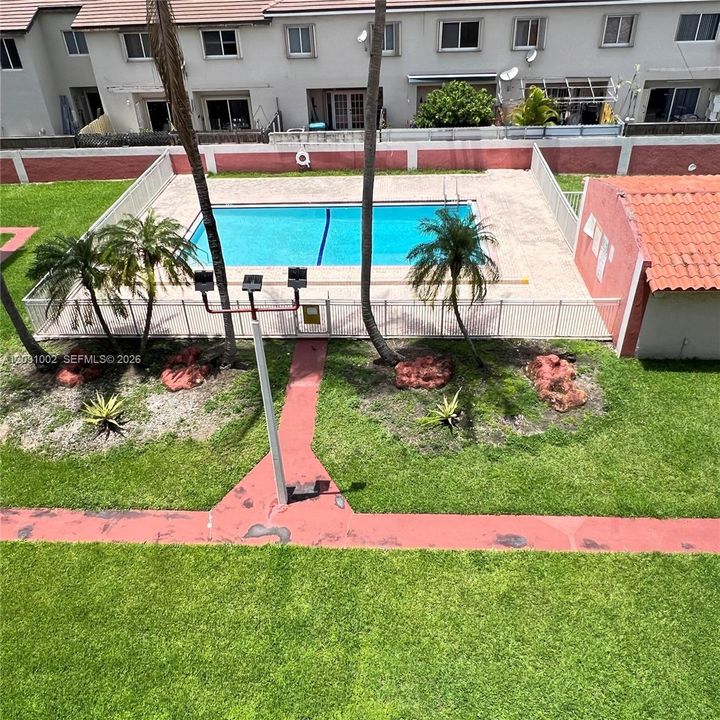 В аренду: $2,500 (2 спален, 2 ванн, 986 Квадратных фут)