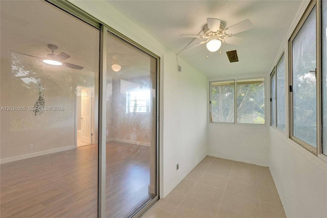 For Sale: $99,000 (1 beds, 1 baths, 646 Square Feet)
