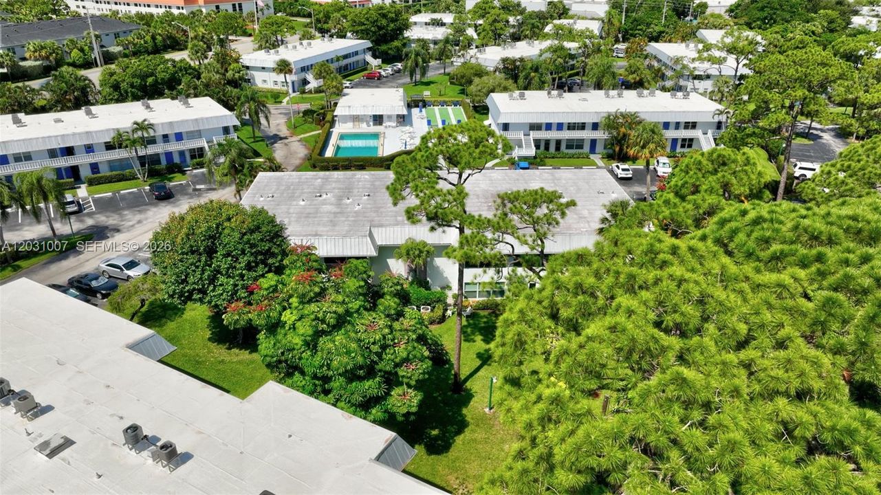 На продажу: $195,000 (2 спален, 2 ванн, 992 Квадратных фут)