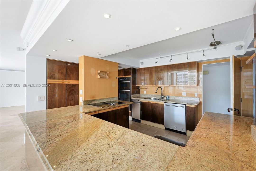 For Sale: $3,764,000 (3 beds, 3 baths, 3764 Square Feet)