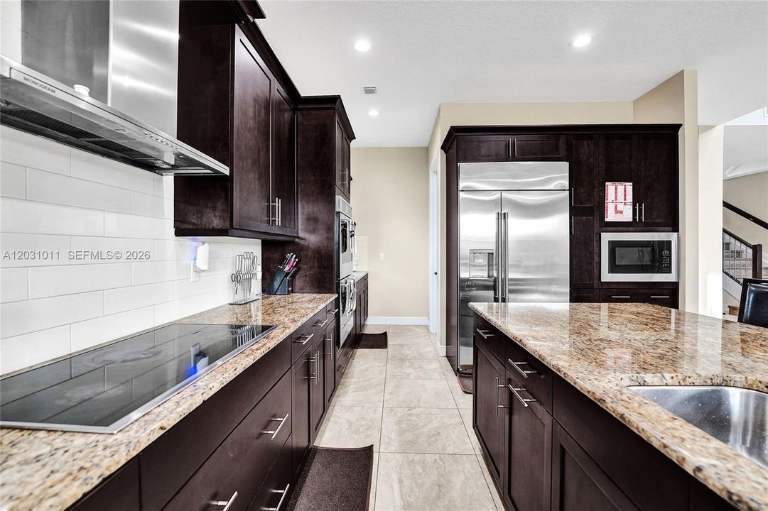 En Venta: $1,399,999 (5 camas, 4 baños, 4044 Pies cuadrados)