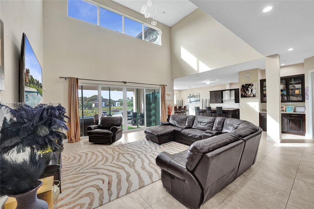 En Venta: $1,399,999 (5 camas, 4 baños, 4044 Pies cuadrados)