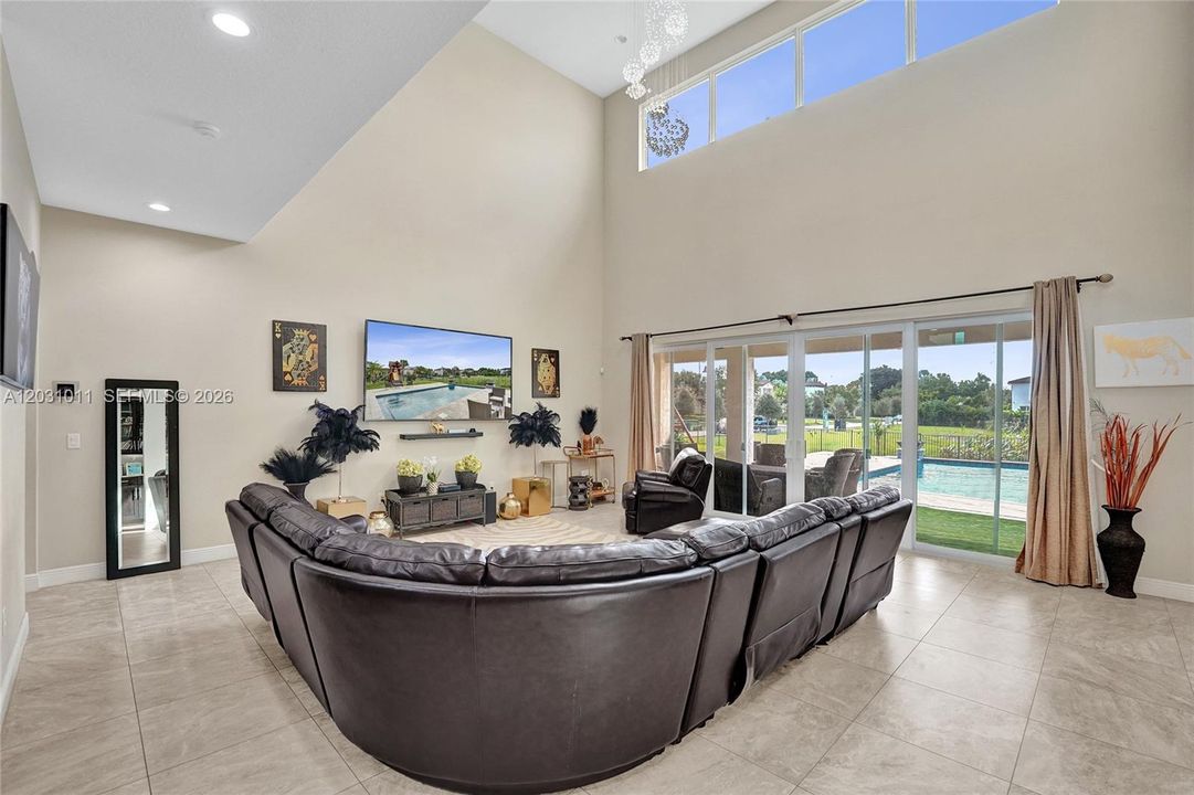 En Venta: $1,399,999 (5 camas, 4 baños, 4044 Pies cuadrados)