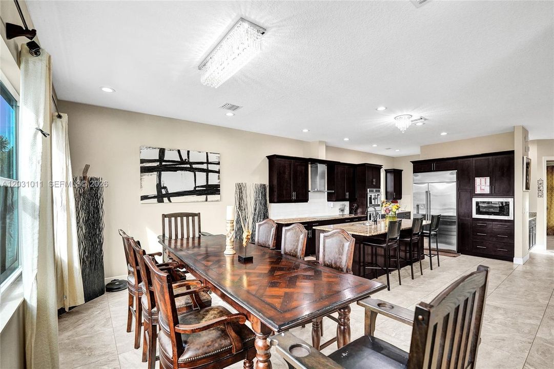 En Venta: $1,399,999 (5 camas, 4 baños, 4044 Pies cuadrados)