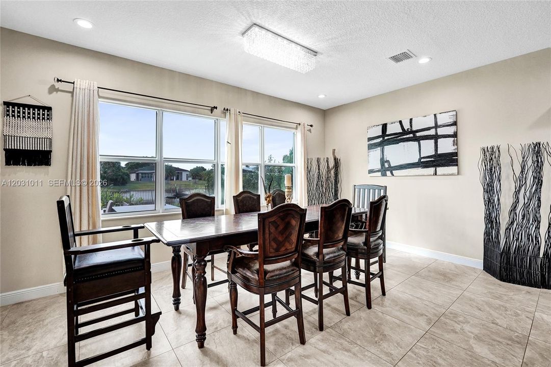 En Venta: $1,399,999 (5 camas, 4 baños, 4044 Pies cuadrados)