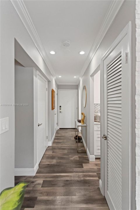 For Sale: $325,000 (2 beds, 2 baths, 1080 Square Feet)