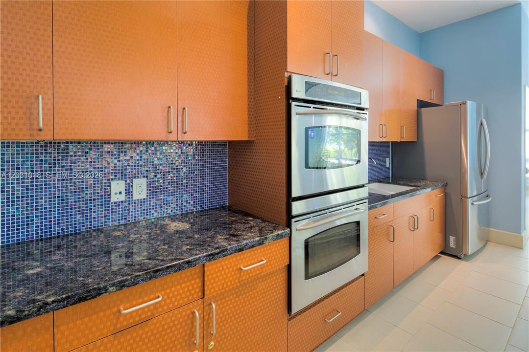 В аренду: $3,800 (2 спален, 2 ванн, 1303 Квадратных фут)